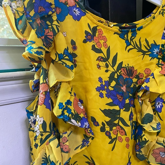 Floral Ruffle Yellow Top - Picture 3 of 3